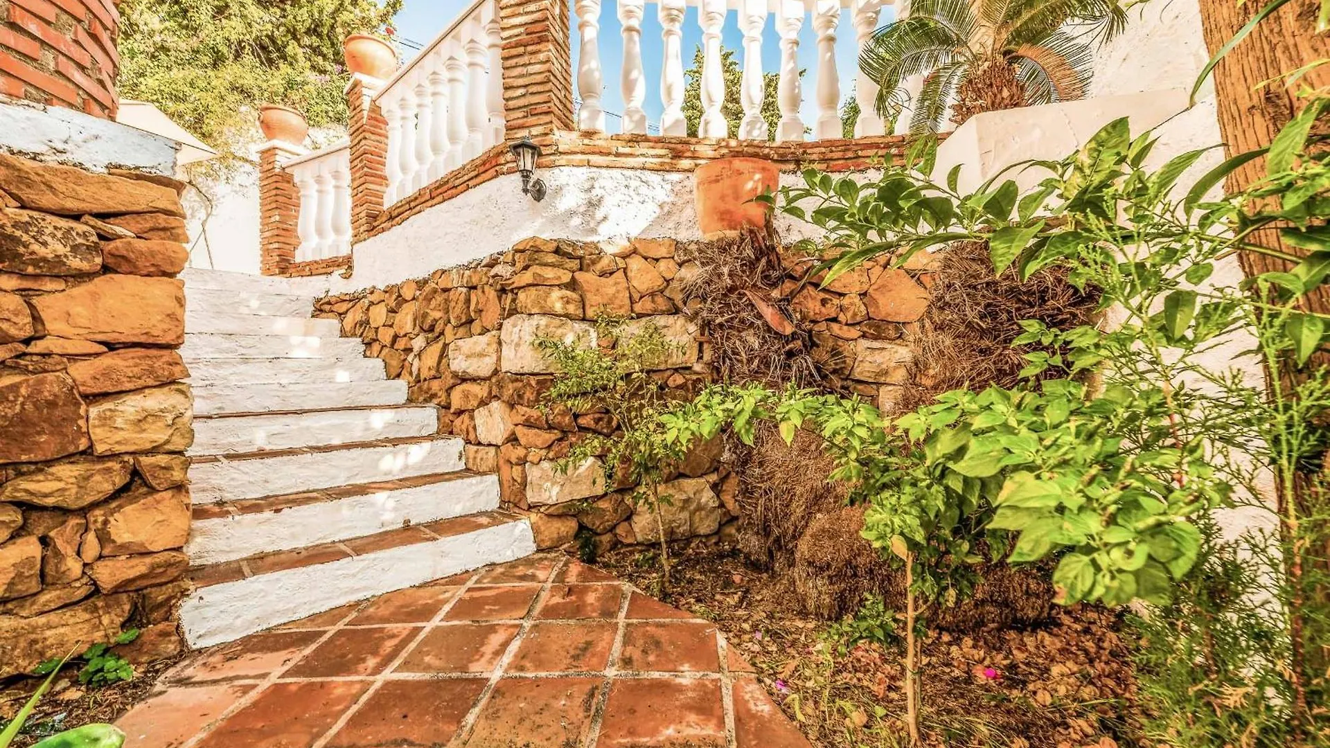 Villa Capistrano ネルハ スペイン